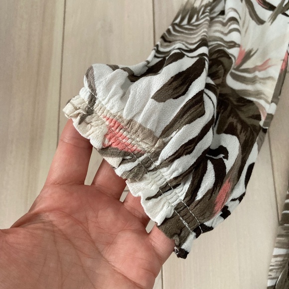 Old Navy Waist-Defined Cross-Front Crepe Dress - XS - Picture 6 of 10